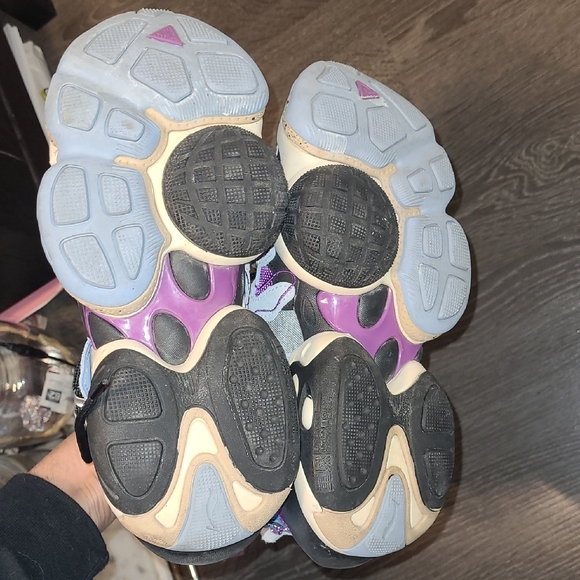 Stylish Multicolor High-Top Sneakers - Picture 8 of 9